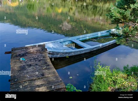 Abandoned Boat Hi Res Stock Photography And Images Alamy