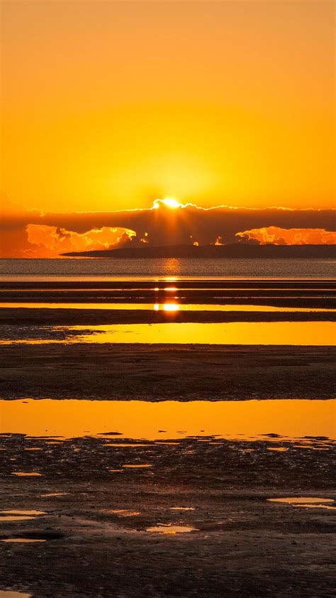 Stunning Beach Golden Sunset Wallpaper