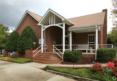.in greensboro, nc, view comprehensive listings of apartments, single family homes, town houses and condos for rent in greensboro, nc, listings of master bedroom with attached bath is avilable starting next week for working professional in the three bedroom single family house with two car. Cardinal Apartments Apartments - Greensboro, NC ...