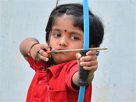 Two Year Old Girl In India Sets New National Record For Archery The