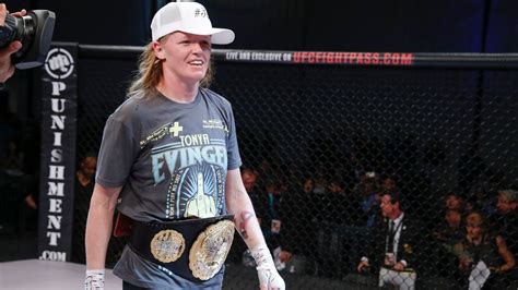 Openly Gay Mma Fighter Extends Her Win Streak To Outsports