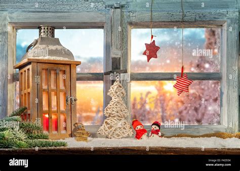 Atmospheric Christmas Window Sill Decoration Stock Photo Alamy