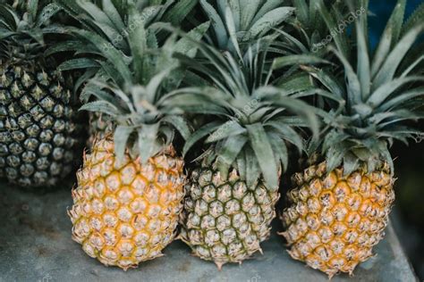 Pineapples — Stock Photo © Yuliyakirayonakbo 189572290