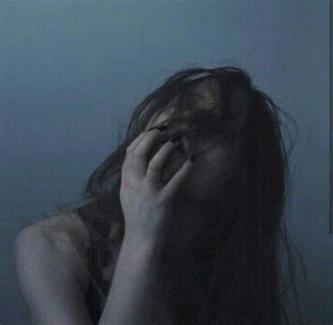 Pin By Lida⋆˚࿐ On Galeri Crying Aesthetic Dark Photography