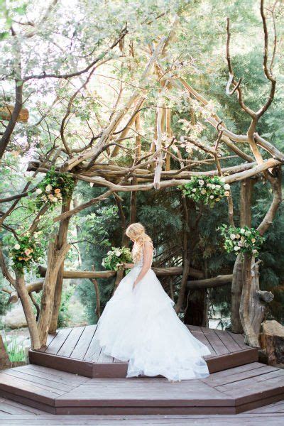 36 Stunning Ceremony Structures For An Outdoor Wedding