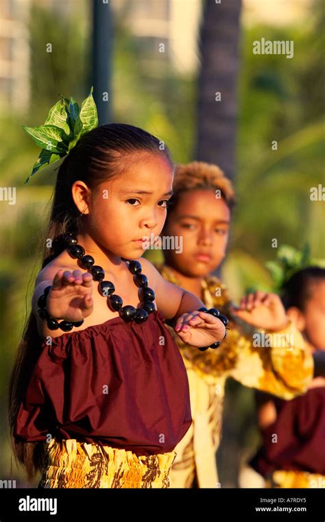 Hawaii Children Dancing Hi Res Stock Photography And Images Alamy