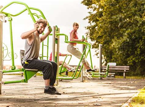 Gimnasios Al Aire Libre Así Puedes Usar Sus Máquinas Para Ponerte En Forma