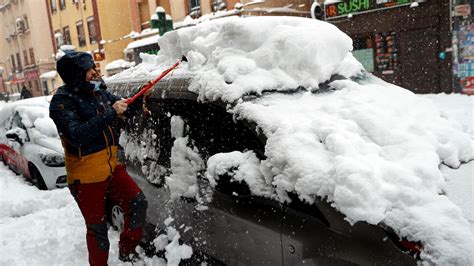 Spain Snowstorm Four Dead As Heaviest Snowfall In Decades Causes