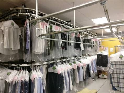 Garment Warehousing Rail Systems Ease The Tasks Of Garment Industry
