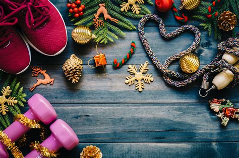 5 HOLIDAY EXERCISES TO KEEP YOU FEELING MERRY AND BRIGHT - Performance Health Academy