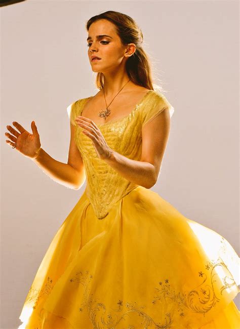 New Pic Of Emma Watson From Beauty And The Beast Abcjkl O Rimi Foto