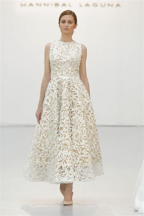 Maybe you would like to learn more about one of these? Pin von Paulapop auf Rochii | Kurzes hochzeitskleid ...