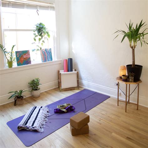 Home Yoga Studio Ideas ~ Seputar Bola