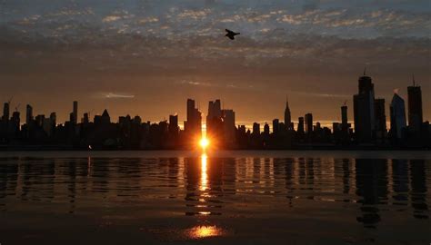 Stunning Sunsets In New York As Annual Manhattanhenge Hits Newshub