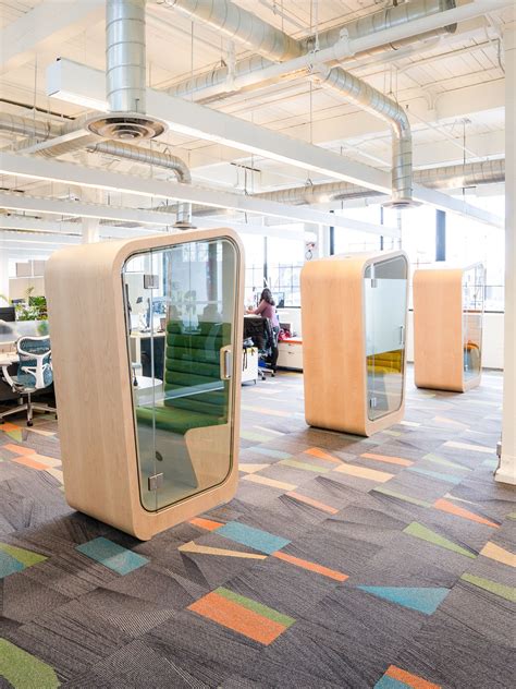 Loop Solo Privacy Pod Loop Phone Booths In 2021 Open Concept Office