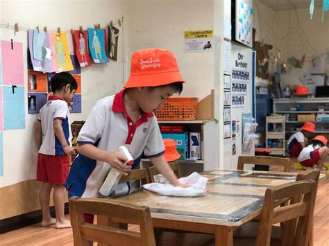 “little Hands Saving Earth” Classroom Clean Up Start Small Dream Big
