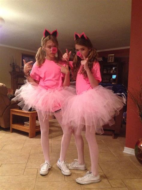 50 best friends halloween costumes for two people that ll make your duo steal the show