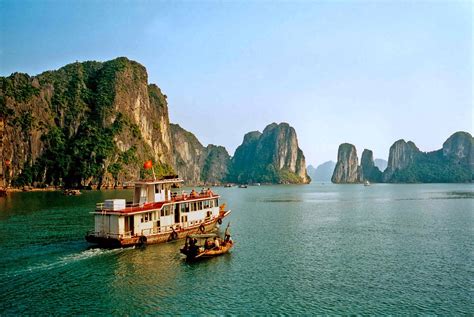 Halong bay, Vietnam most beautiful bay of the World | Vietnam Information - Discover the beauty ...