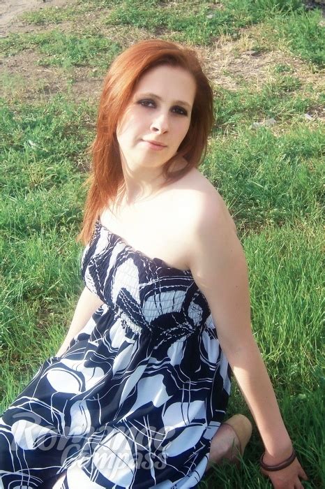 Date Ukraine Single Girl Aliona Hazel Eyes Red Hair 33 Years Old