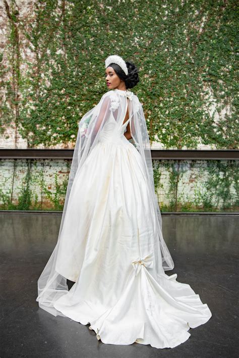 Bridal Capes Are The Fashion Trend Of The Future With Both A Vintage