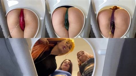 POV Toilettes Esclavage Femdom Maîtresses Kira Sofi Agma Pisse Dans