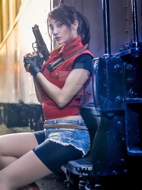 Resident Evil 10 Claire Redfield Cosplay That Are Too Accurate