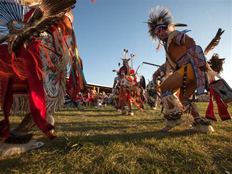 let s dance crow indians dressed in traditional natgeotravel