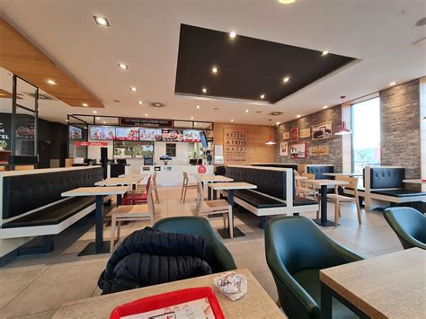 KFC Szolnok Auchan DT vélemények fényképek munkaórák étlap