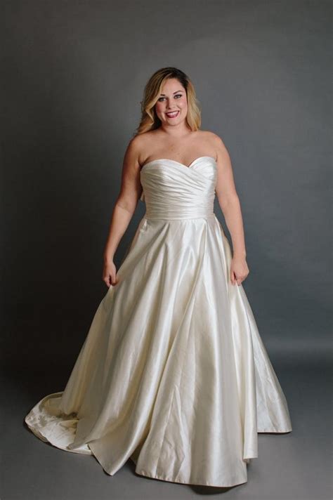 Https://tommynaija.com/wedding/size 16 Wedding Dress
