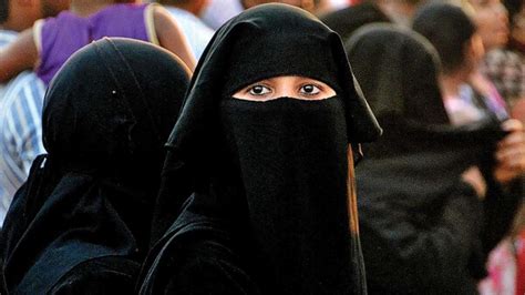 karnataka sc assures to consider listing hijab ban before 3 judge bench
