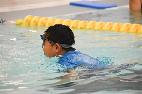 4 Important Swim Skills For Kids Ages 5 And Up Mit Recreation