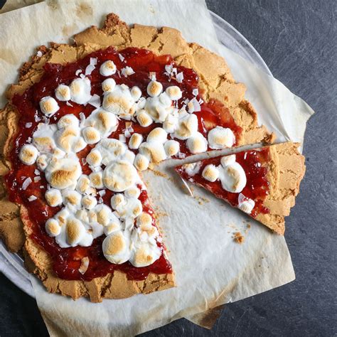 With cookie season well under way (and almost over!), follow our tips to ensure your sugar cookies are beautiful it's a good idea to do that when you're adding sprinkles, and not icing, to the top of the cookies to help them adhere too. Halloween Sugar Cookie Pizza Recipe | Food & Wine