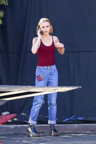 On The Set Of Yoga Hosers Lily Rose Melody Depp Foto 38641400 Fanpop