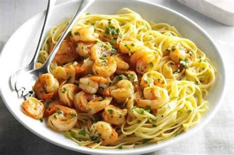 Spaghettis aux fruits de mer. Spaghetti aux crevettes au citron et ail , un délicieux ...