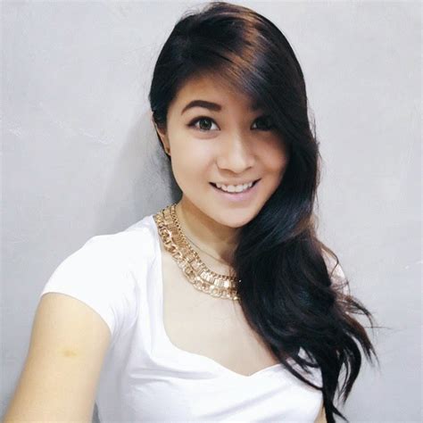 Check out the new songs of elizabeth tan and albums. Knock Knock - Elizabeth Tan #MV | #lirik #lagu #muzik