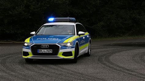 Neuer Streifenwagen Für Die Autobahn Polizei In Rheinland Pfalz