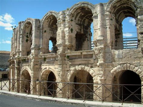 These archaeological sites make arles one of the best places to visit in provence for a glimpse of the region's roman heritage. Foto's - Arles - Gids Toerisme & Recreatie