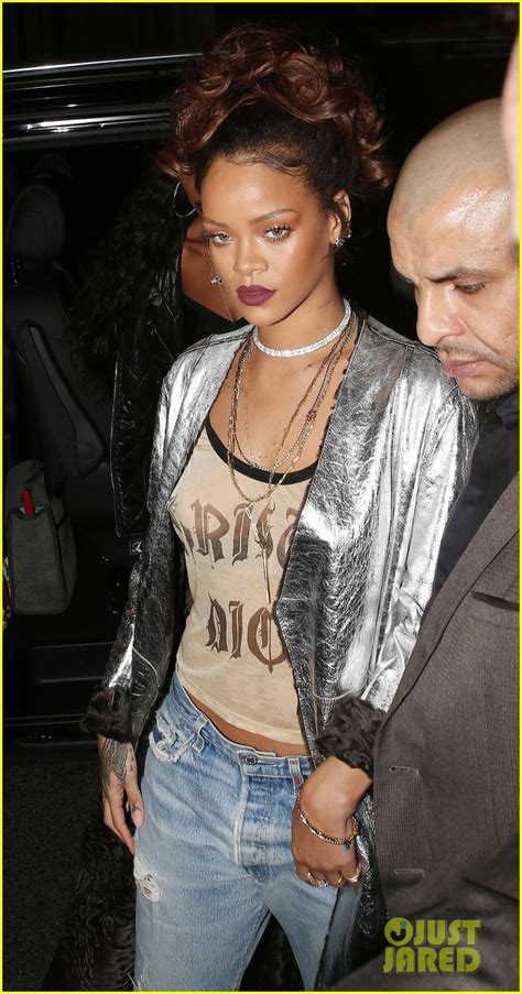 Rihanna Stuns In Over Sized Pink Coat At Dior Pfw Show Photo 3475788 Fashion Rihanna Photos