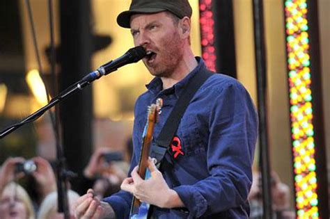 Jonny Buckland Coldplay Likes To Make People Feel Good