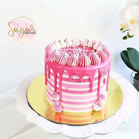 Pink Striped Dripcake Sugarcreativebakery Sugarcreativebakery Cupcakes Cupcake Cakes Stripe