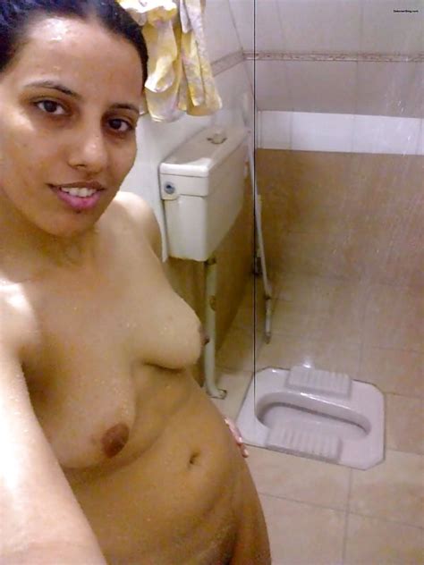 Indian Wife Nude In The Shower 21 Bilder