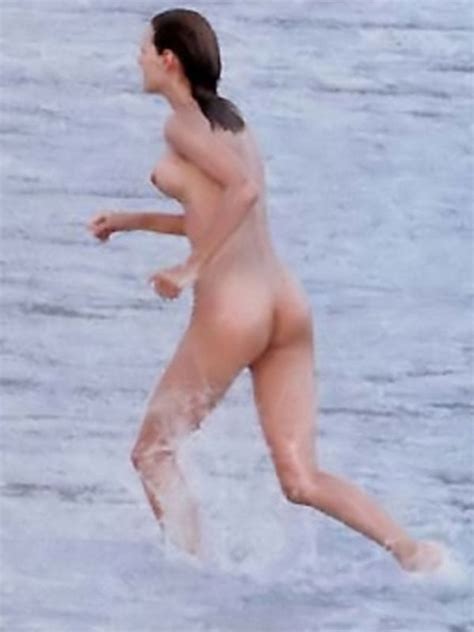 Uma Thurman On A Nude Beach The Drunken Stepforum A Free Nude Porn Photos