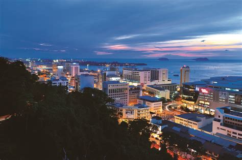 It is the capital of sabah lies in the northern part of the island borneo. Top 5 Reasons Singaporeans Love to Run In Kota Kinabalu ...
