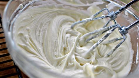 Tips for making perfectly whipped cream. Keto Cream Cheese Icing | Recipe (With images) | Cool whip ...