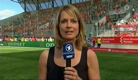 Hat jessy wellmer das tatsächlich gesagt? Jessy Wellmer bei der 'Sportschau - Finaltag der Amateure ...