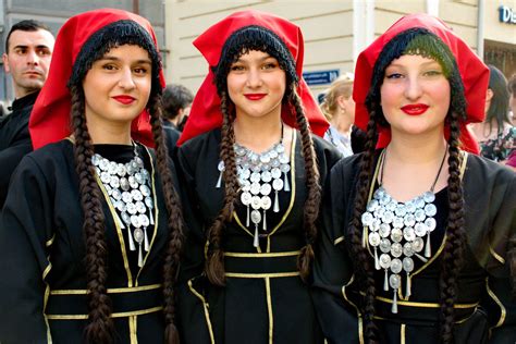 Georgian Traditional Clothing In 2022 Traditional Outfits National