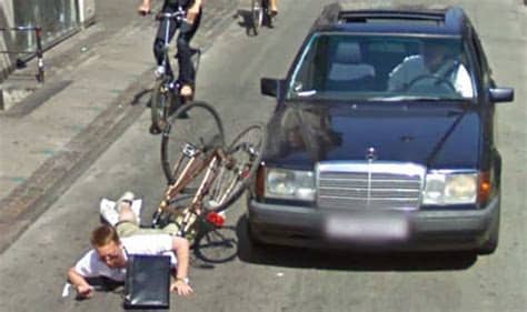 India literacy project samarbetade med google earth för att ta med barn från hela indien på virtuella resor och lära dem om deras värld. Google Maps Street View: SCARY collision as cyclist ...