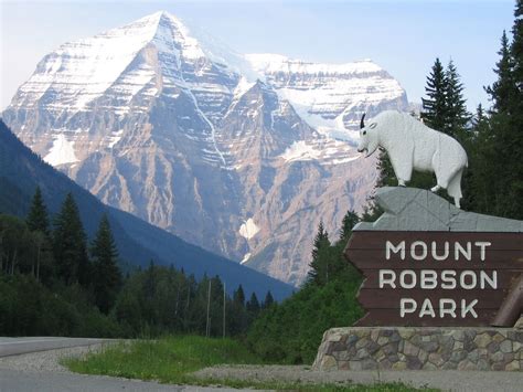 Mt Robson Canada Canada Tourist American National Parks Canadian