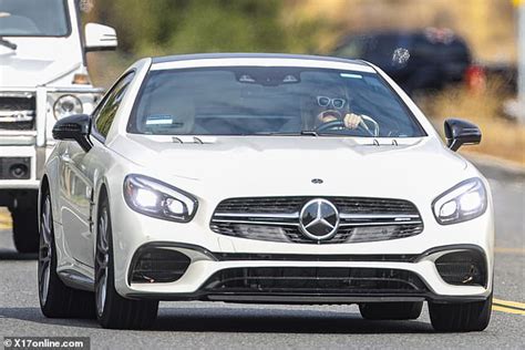 Britney Spears Takes A Joy Ride In Her Mercedes Benz Near Thousand Oaks