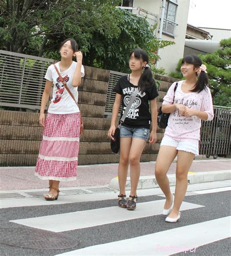 街撮りjc私服画像パート10｜女子中学生未満っぽい子は強引にここに入れました（私服です） Minaoka